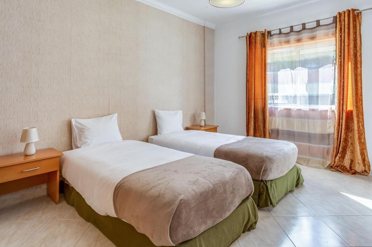 Armação de Pêra Spacious 2 Bdr Apartment W/ Patio By Lovelystay מראה חיצוני תמונה